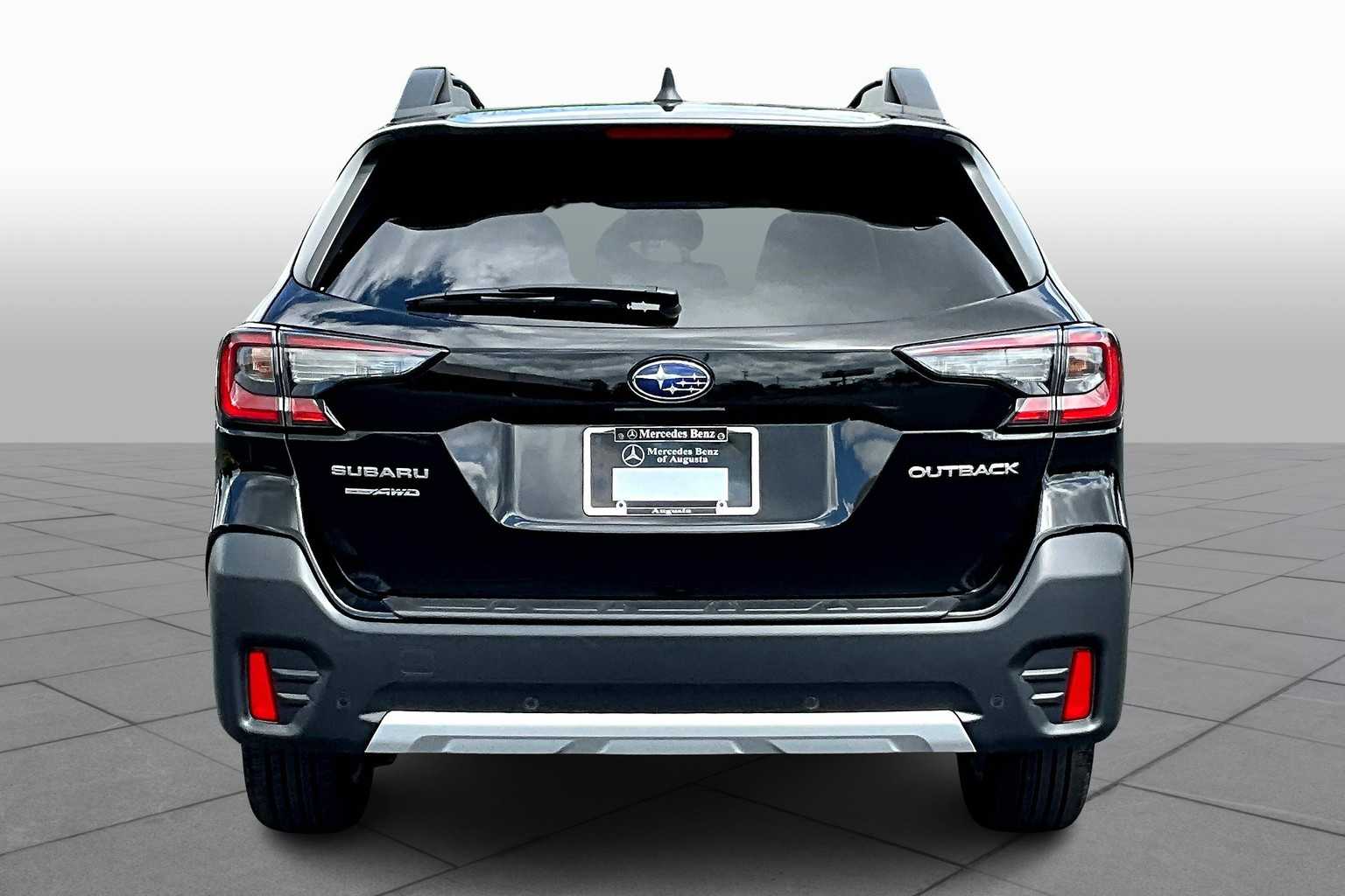 Image 3 of Pre-Owned 2022 Subaru Outback Limited With Navigation & AWD