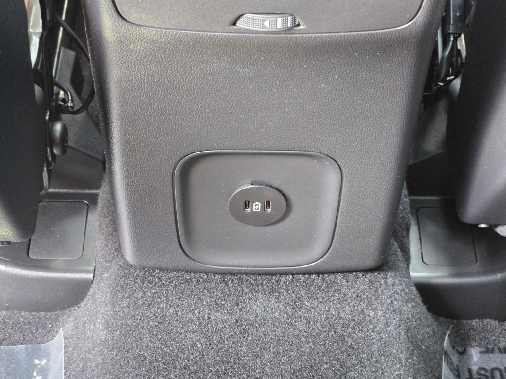 2025 Ford Escape Hybrid ST-Line Select photo 17