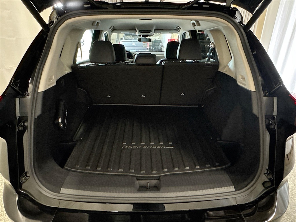 2026 Nissan Rogue SV photo 17