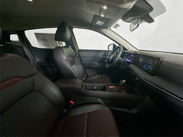 2025 Nissan Kicks SR photo 25