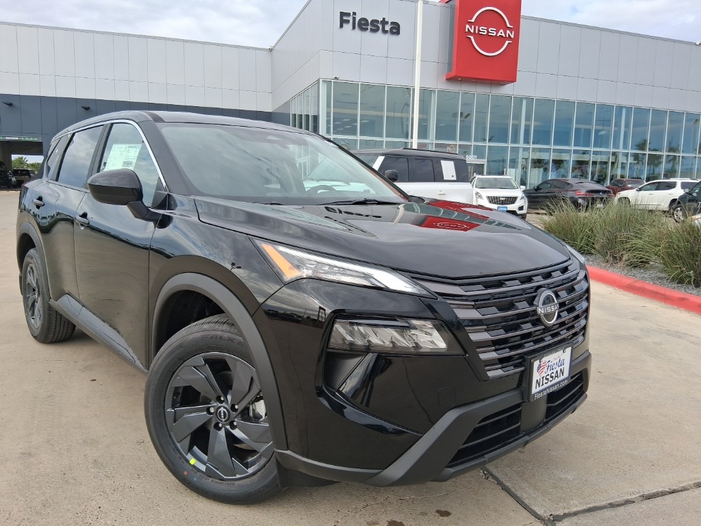 2026 Nissan Rogue SV's photo