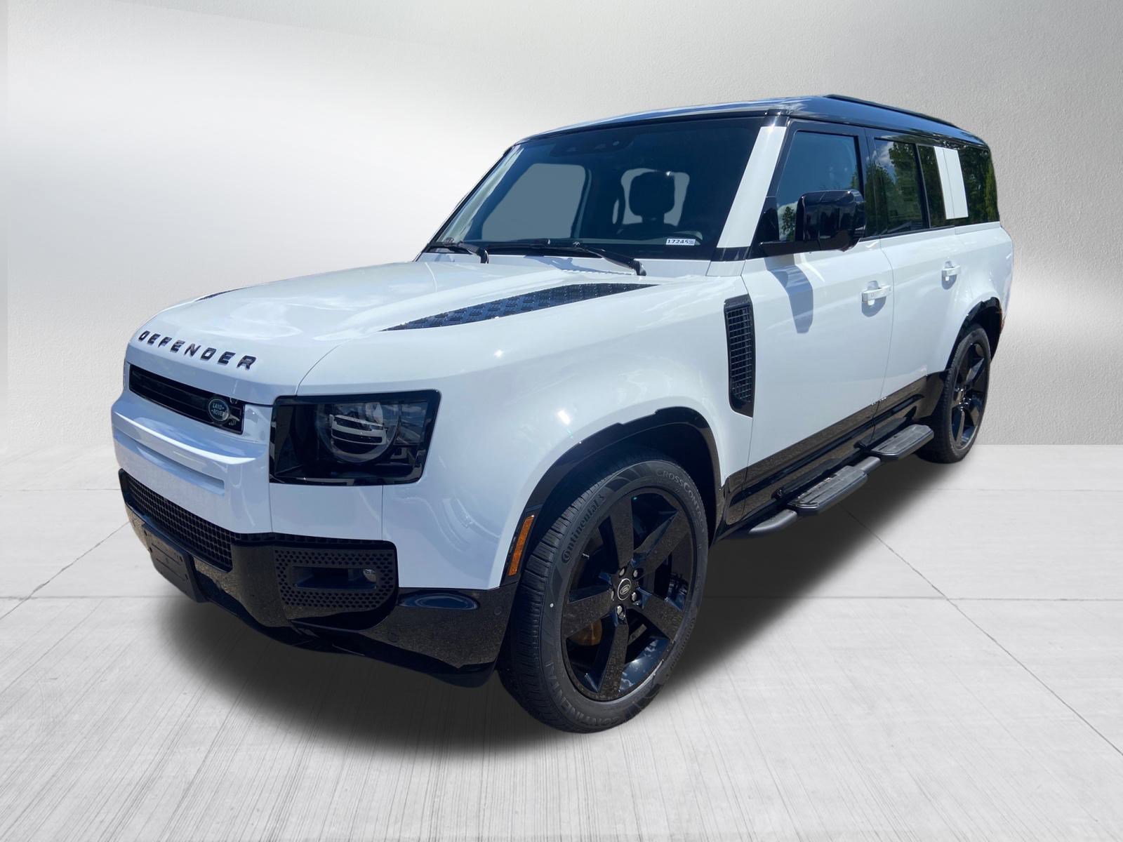 2025 Land Rover Defender X-Dynamic SE's photo