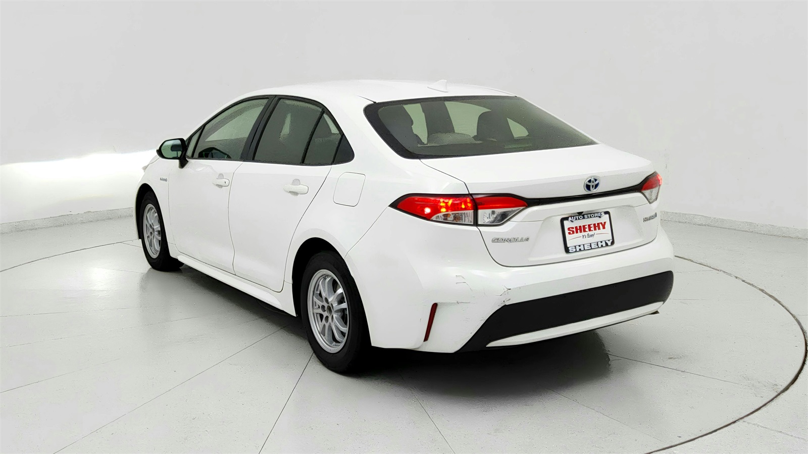 2021 Toyota Corolla Hybrid LE photo 4