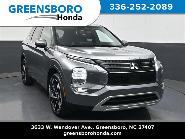 2023 Mitsubishi Outlander SE's photo
