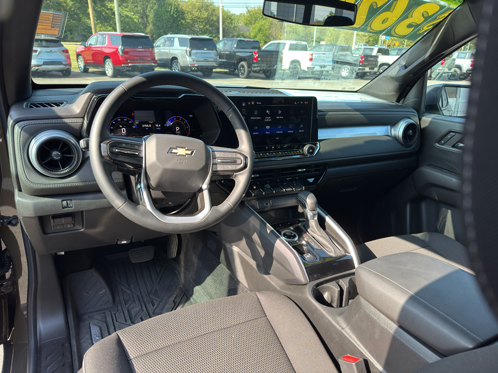 2024 Chevrolet Colorado LT photo 21