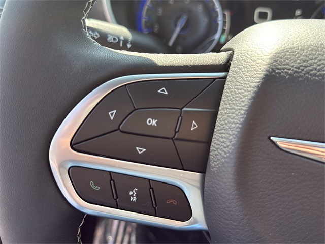 2026 Chrysler Pacifica photo 9