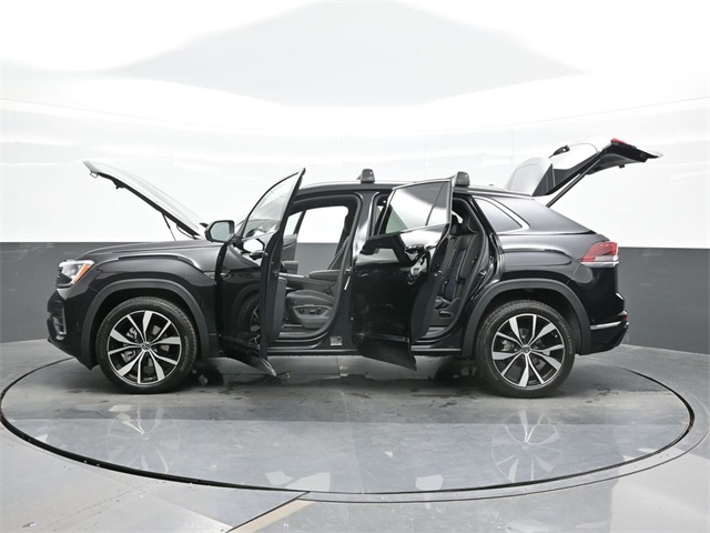2026 Volkswagen Atlas Cross Sport SEL Premium R-Line photo 4