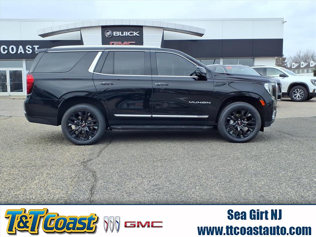 2023 GMC Yukon SLT's photo