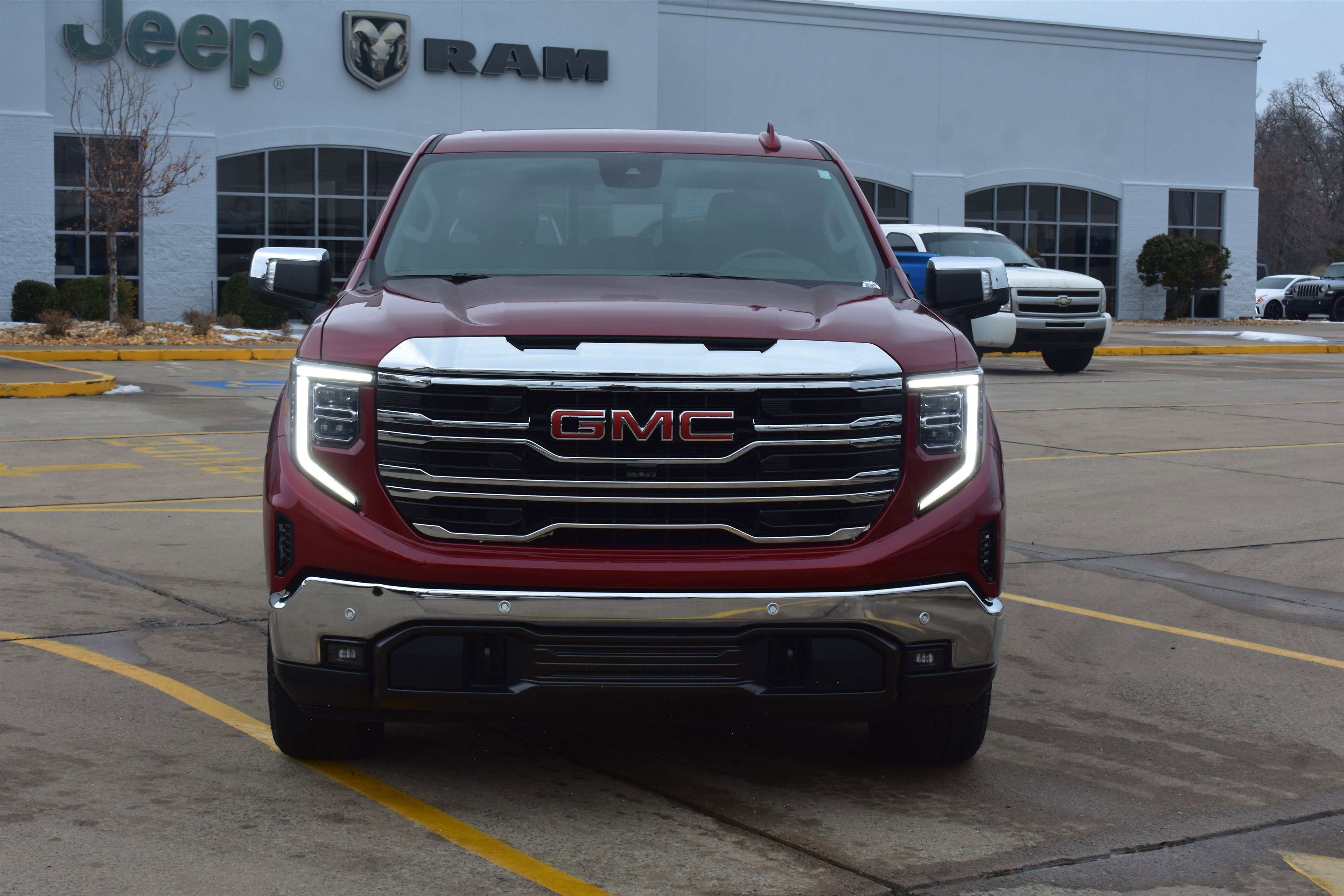 Used 2023 GMC Sierra 1500 SLT with VIN 3GTUUDED1PG162864 for sale in Little Rock
