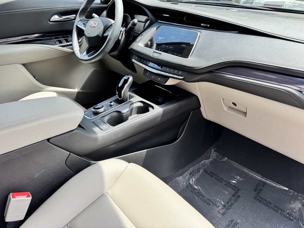 2023 Cadillac XT4 Luxury photo 10