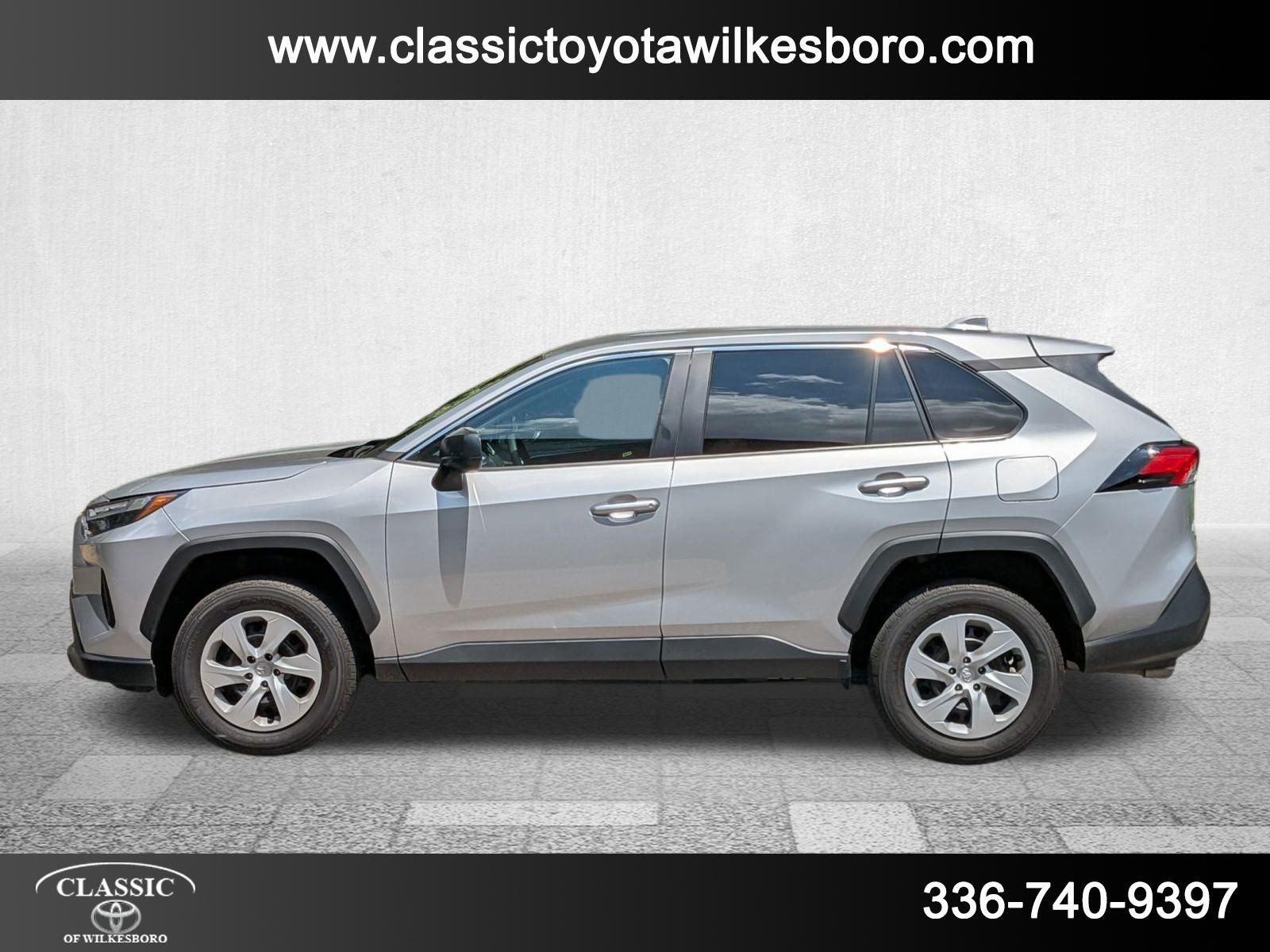 2024 Toyota RAV4 LE photo 7
