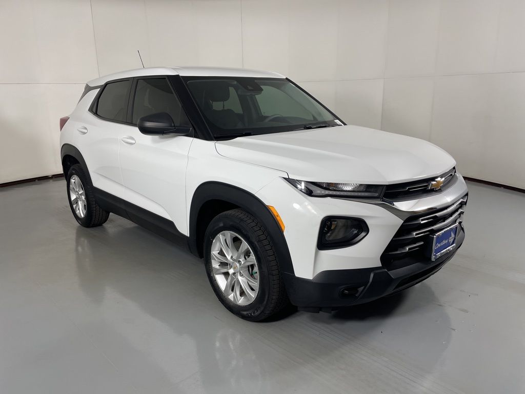 2023 Chevrolet Trailblazer LS photo 3