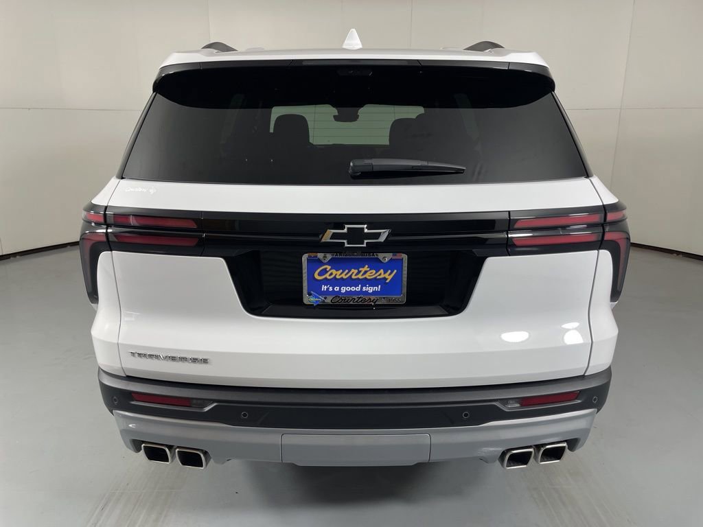 2026 Chevrolet Traverse photo 3