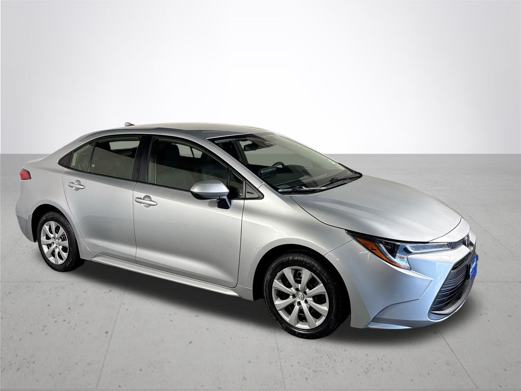 2023 Toyota Corolla LE photo 4