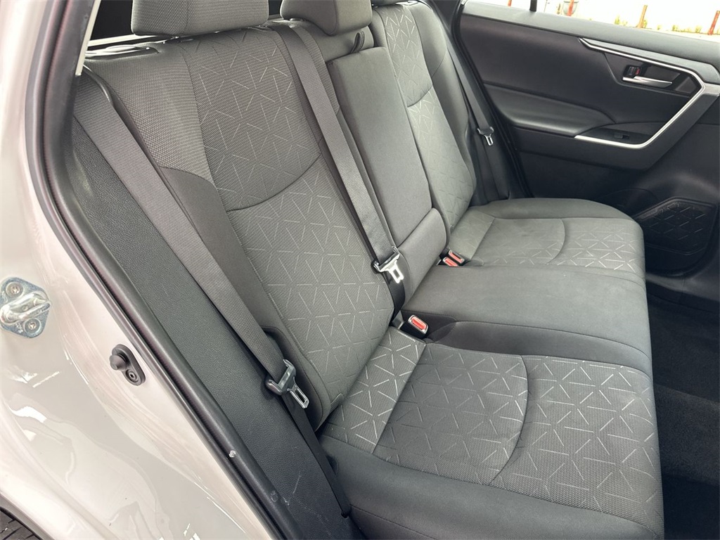 2023 Toyota RAV4 XLE photo 20