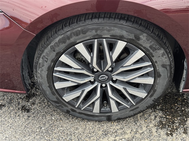 2023 Nissan Altima 2.5 SV photo 10