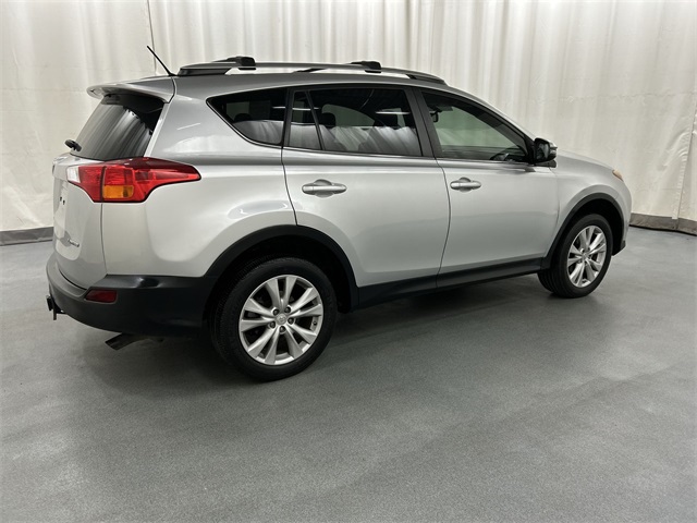 2015 Toyota RAV4 Limited photo 4
