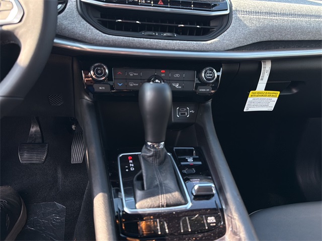 2025 Jeep Compass Latitude photo 20