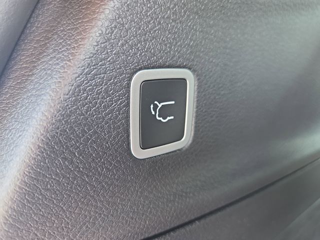 2026 Chrysler Pacifica photo 14