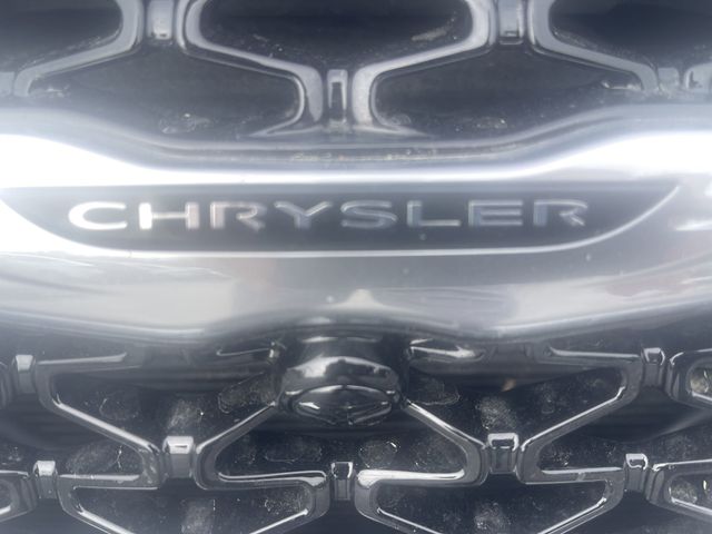 2022 Chrysler Pacifica Touring L photo 22