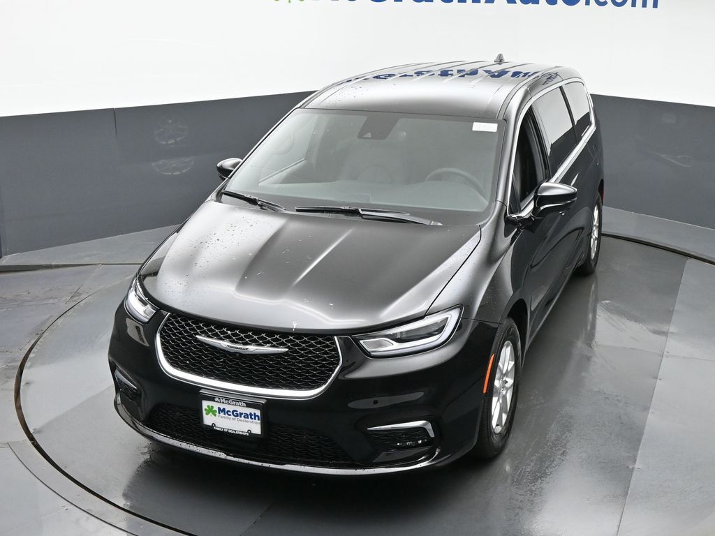 2026 Chrysler Pacifica photo 23