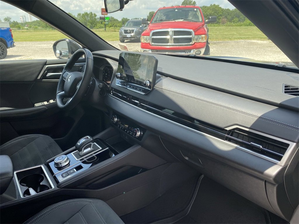2023 Mitsubishi Outlander SE Black Edition photo 26