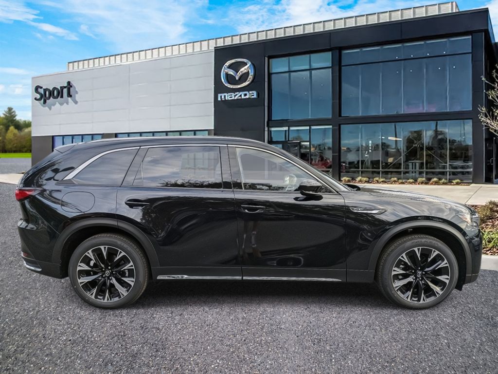 2025 Mazda CX-90 Plug-in Hybrid Premium Plus photo 2
