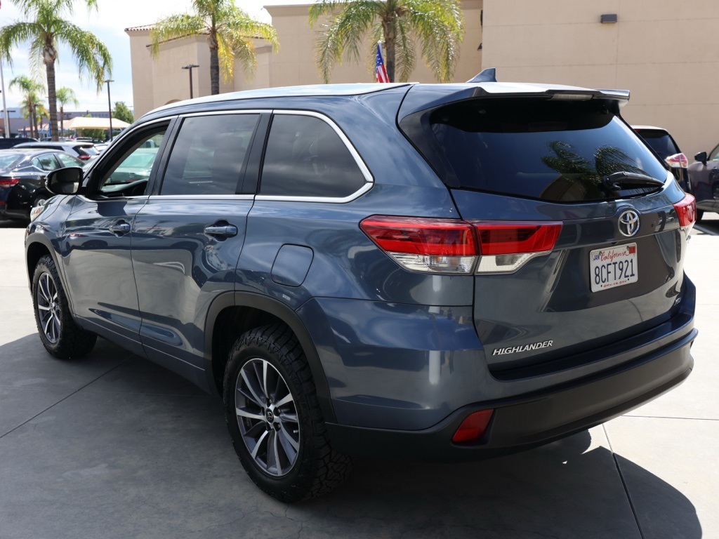 2018 Toyota Highlander SE photo 4