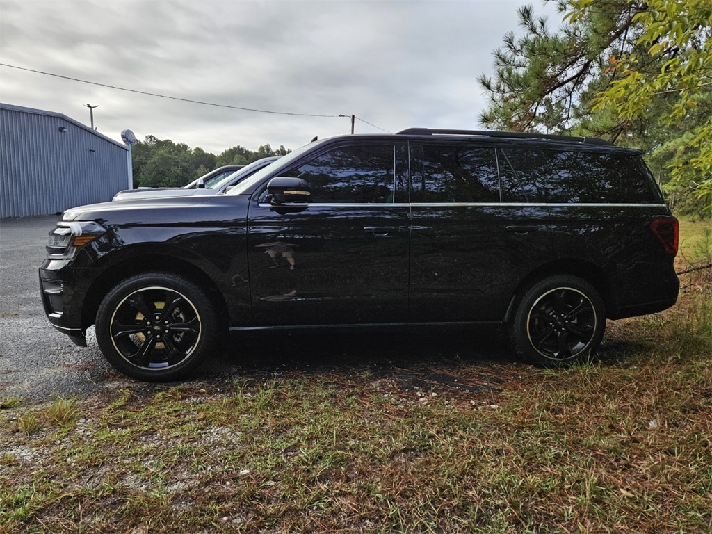 2022 Ford Expedition Limited photo 4
