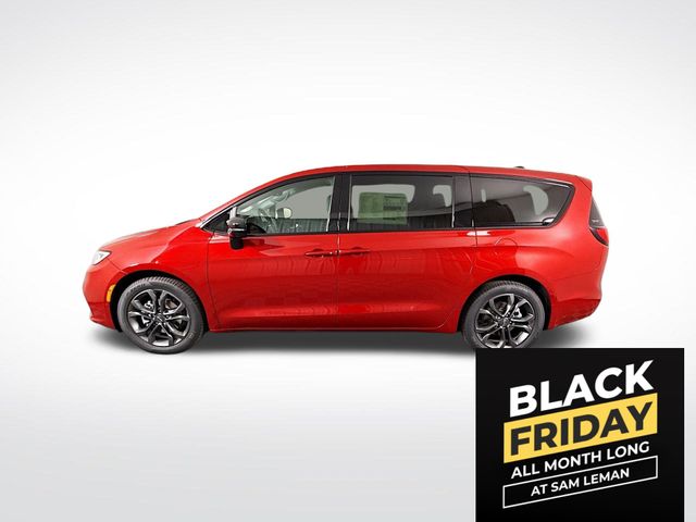 2026 Chrysler Pacifica photo 3