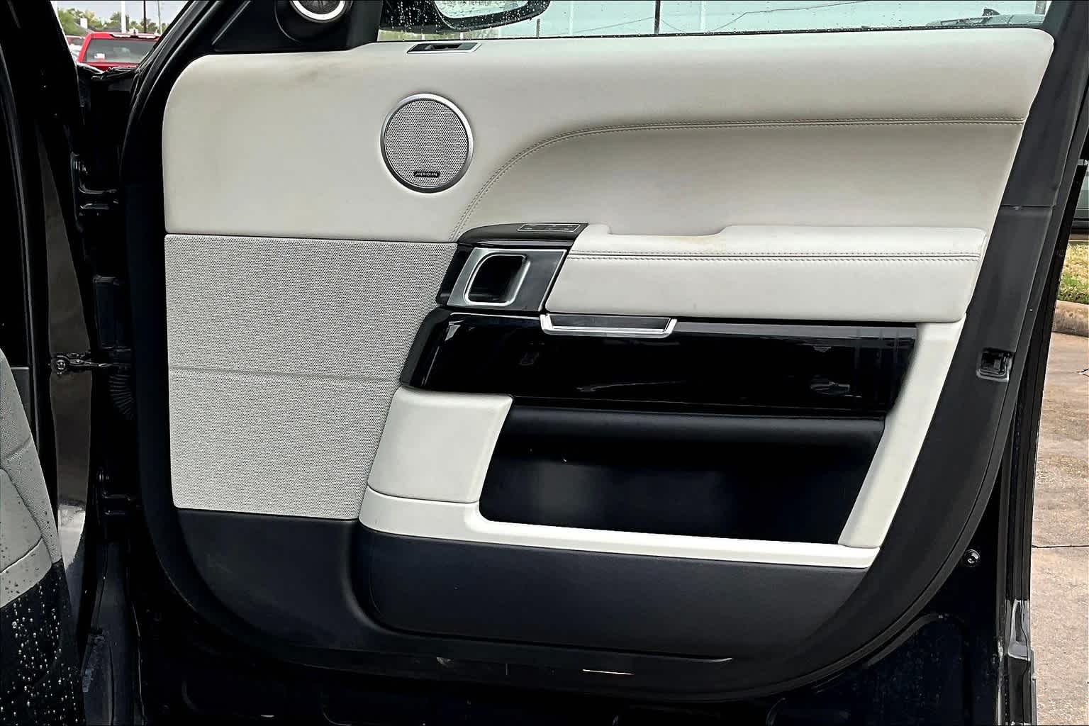 2015 Land Rover Range Rover SuperCharged photo 21
