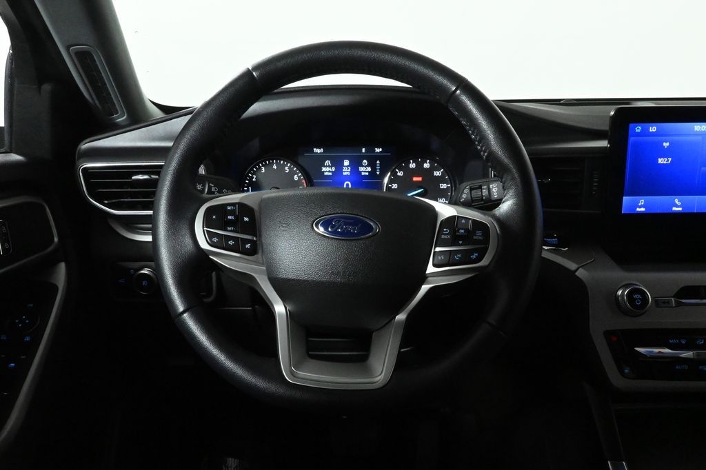 2023 Ford Explorer XLT photo 17
