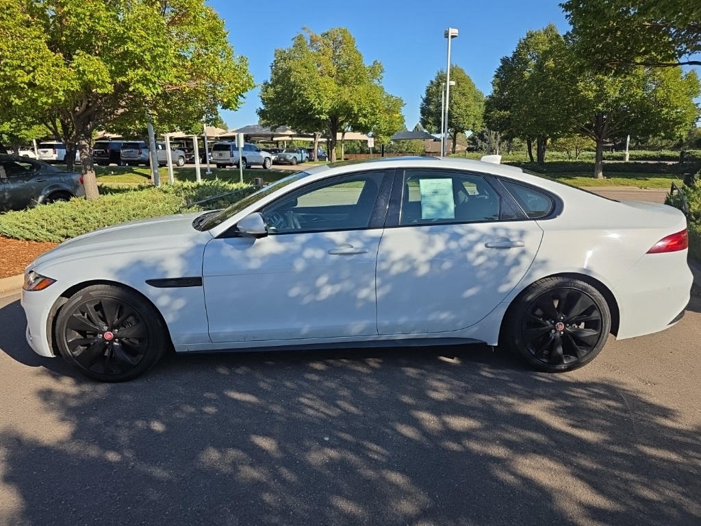 2021 Jaguar XF R-Dynamic SE photo 3