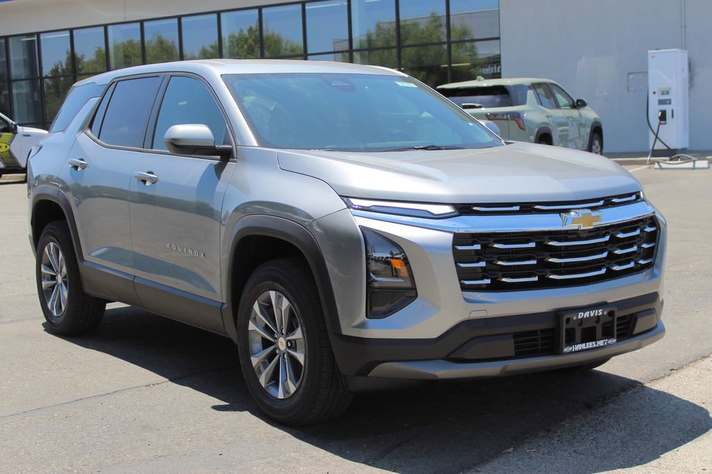 2026 Chevrolet Equinox LT photo 4