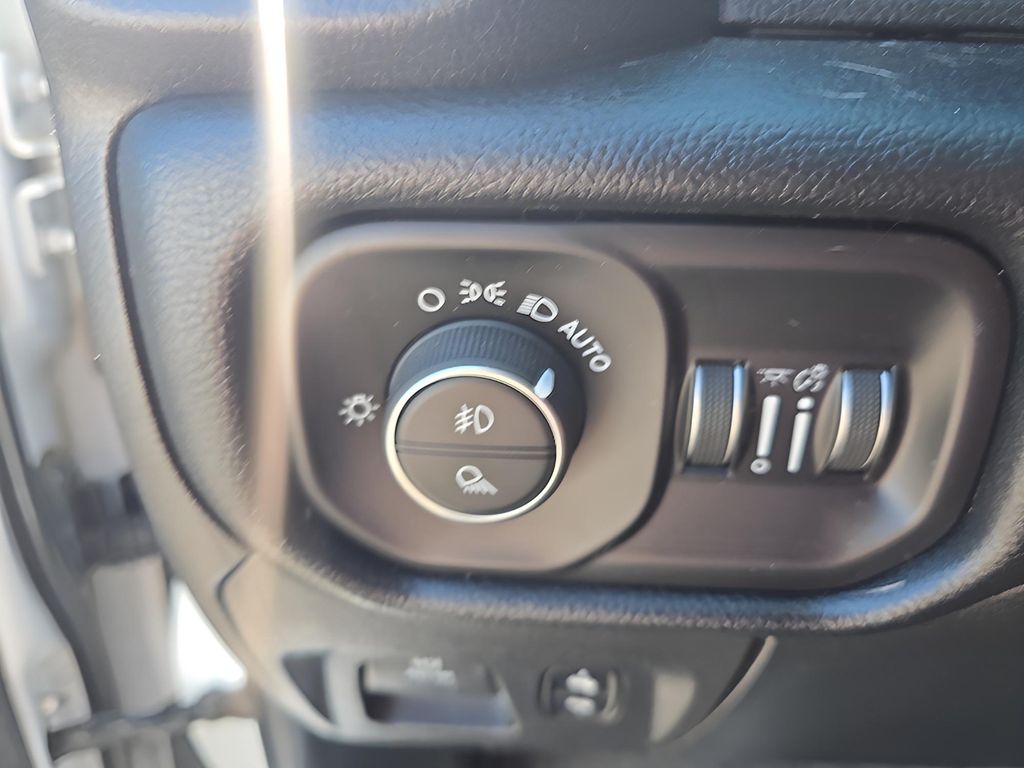 2020 Ram 1500 Laramie photo 14