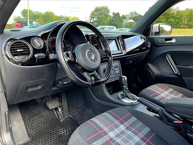 2019 Volkswagen Beetle S photo 8