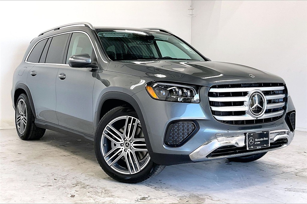 2026 Mercedes-Benz GLS Base's photo
