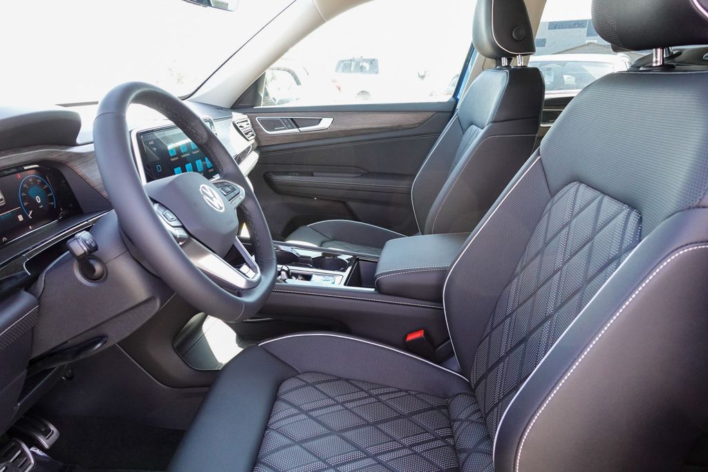 2025 Volkswagen Atlas SEL Premium R-Line photo 12