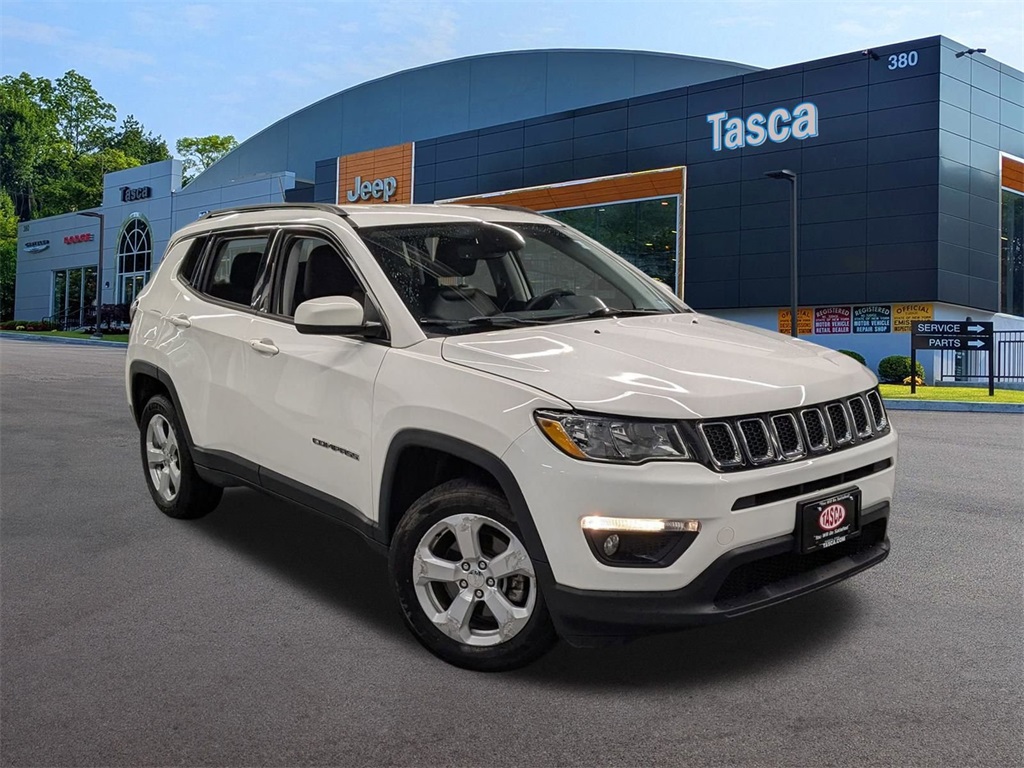 Used 2019 White Jeep Latitude image 1
