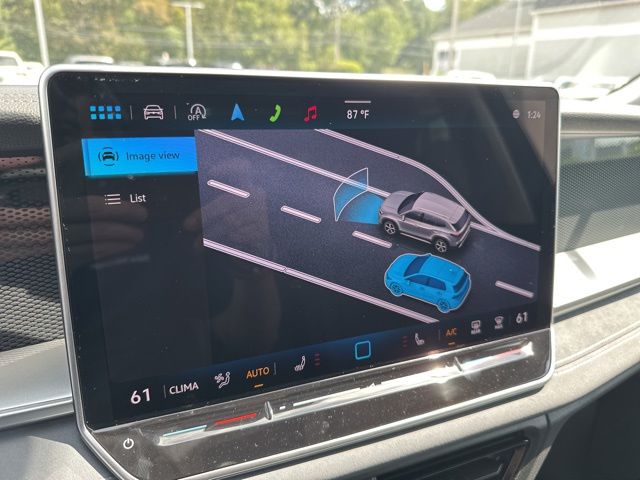 2025 Volkswagen Tiguan SE photo 18