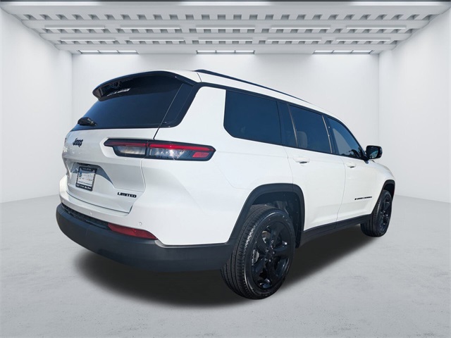 2025 Jeep Grand Cherokee Limited photo 3