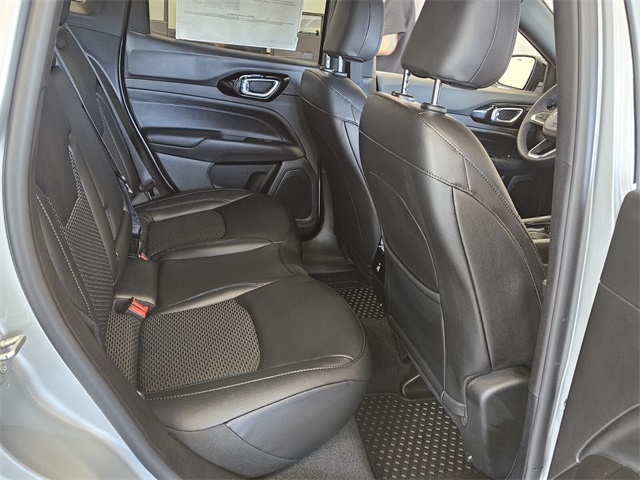 2026 Jeep Compass Latitude photo 14