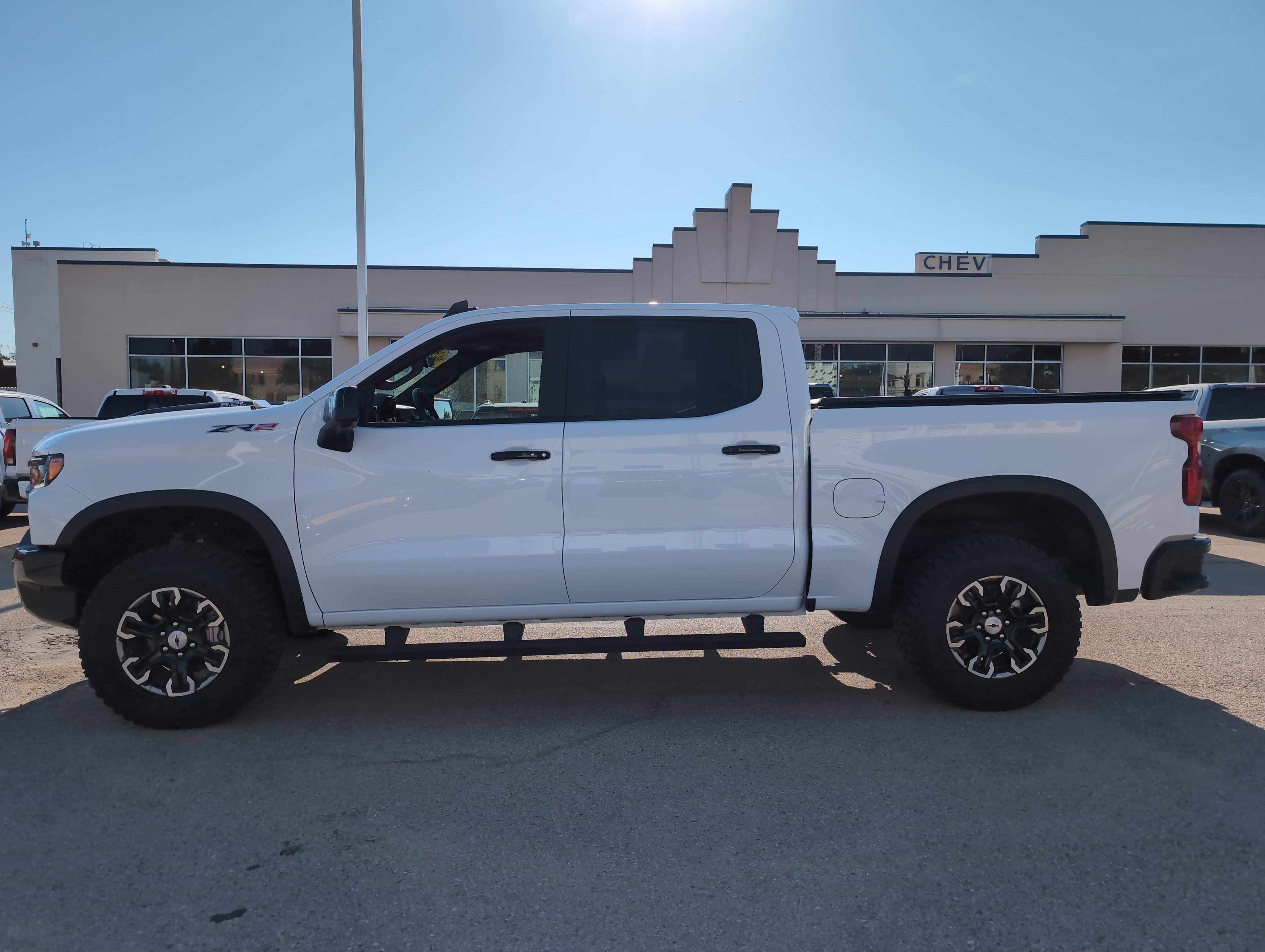 2024 Chevrolet Silverado 1500 ZR2 photo 2