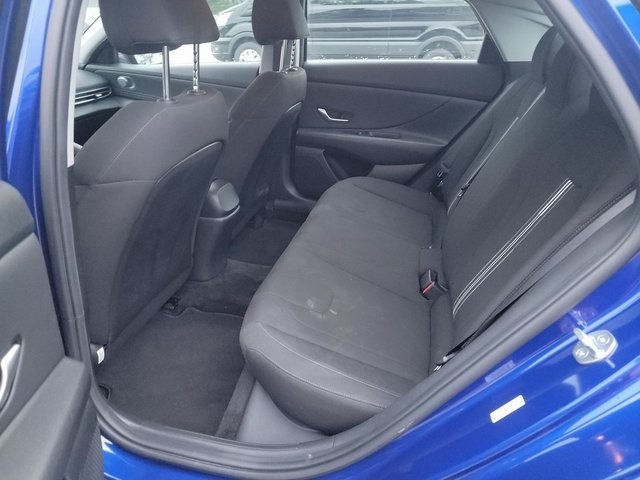 2022 Hyundai Elantra SEL Convenience photo 12