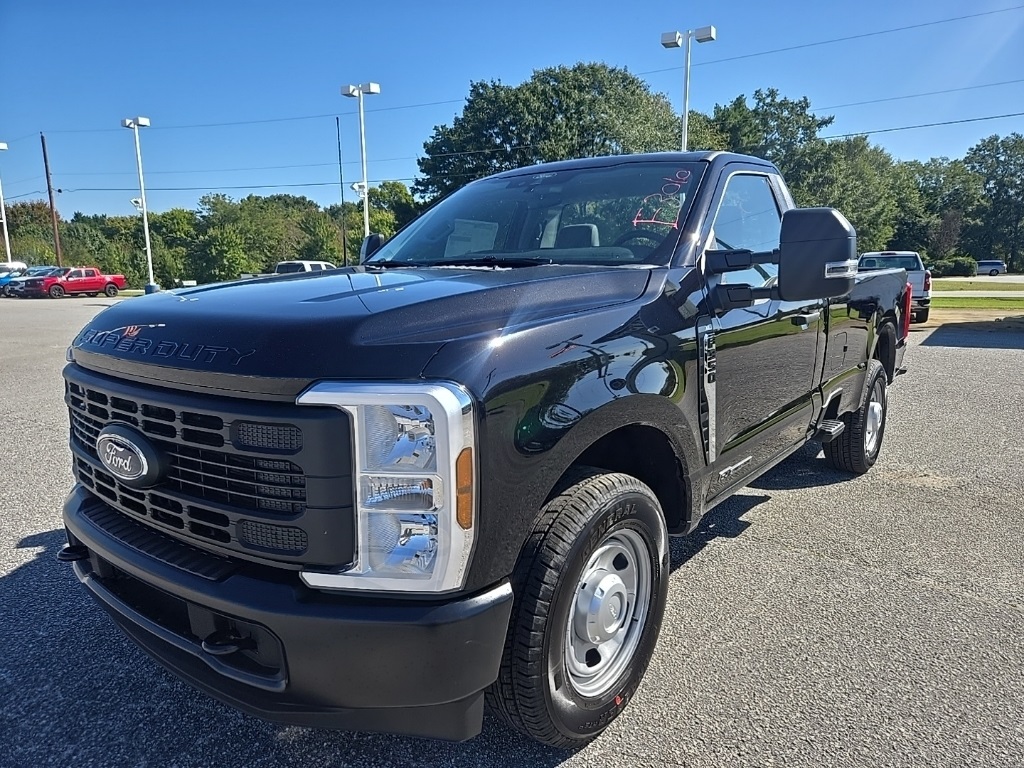 2026 Ford F-350 Super Duty XL's photo