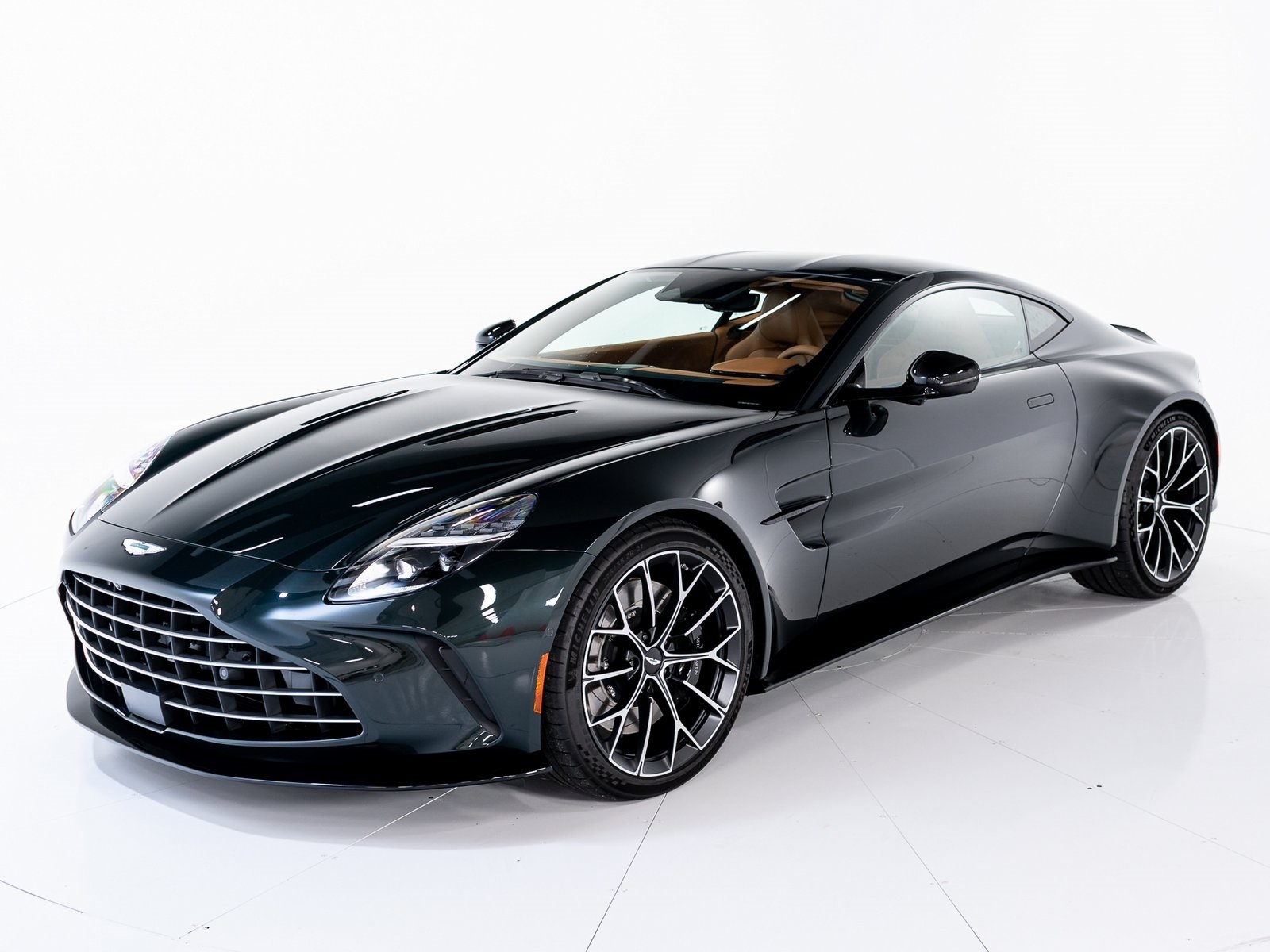 2026 Aston Martin Vantage Base's photo