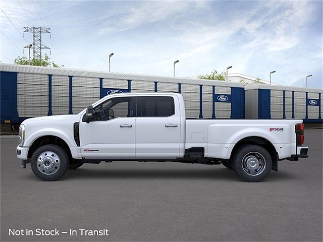 2026 Ford F-450 Platinum photo 3