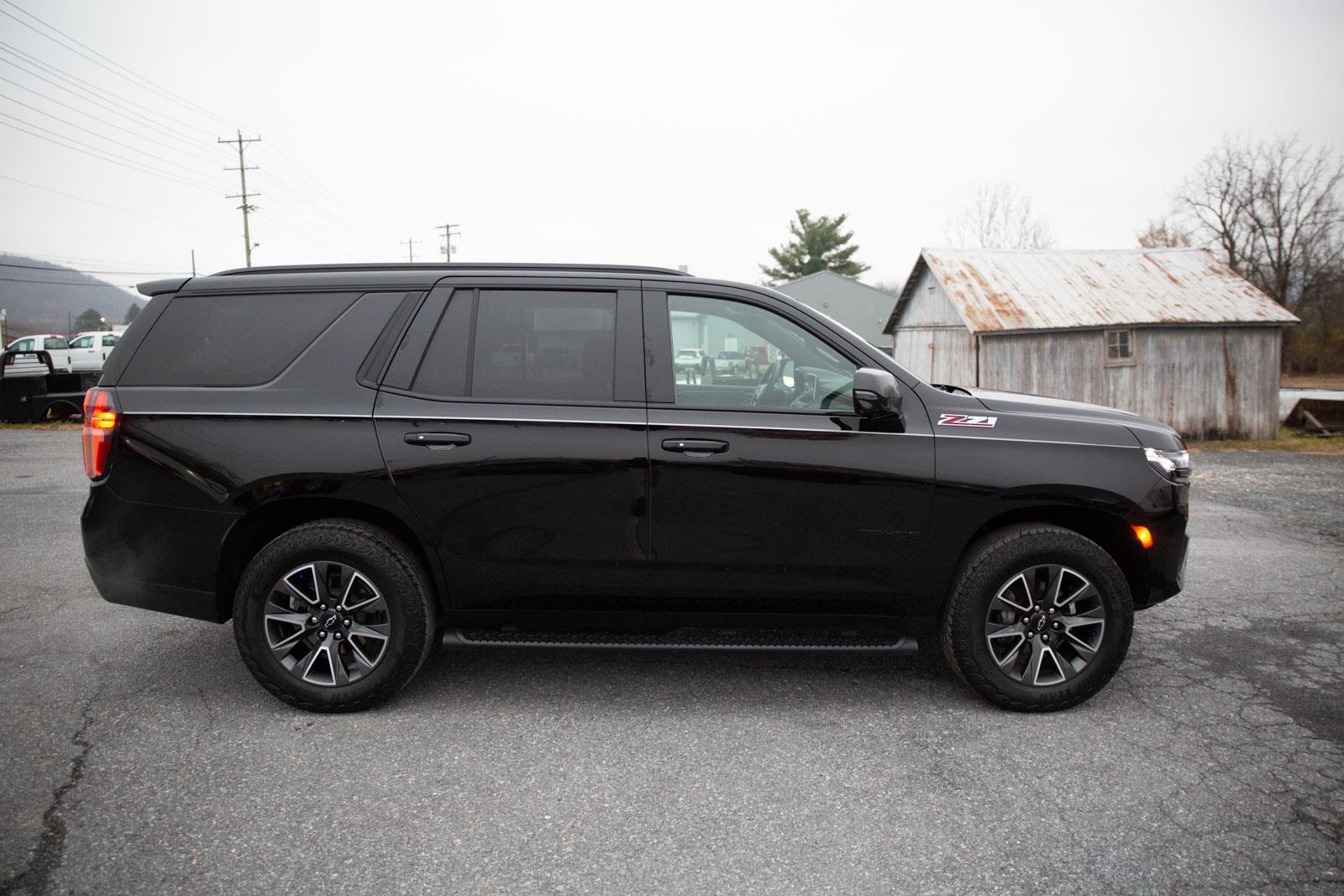 2023 Chevrolet Tahoe Z71 photo 2