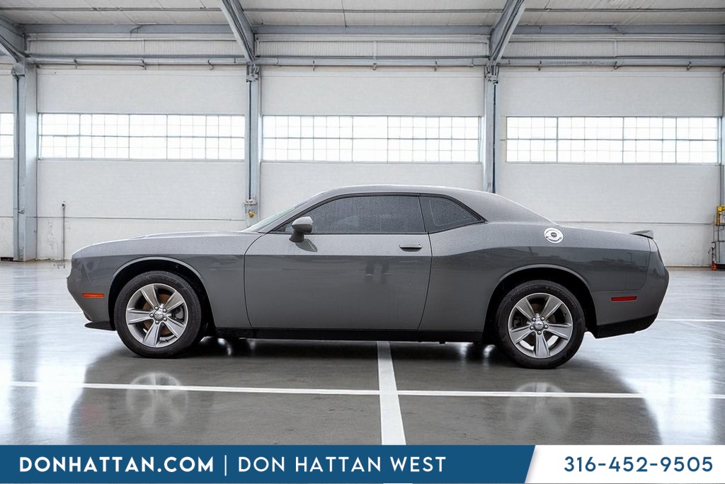 2019 Dodge Challenger SXT photo 2