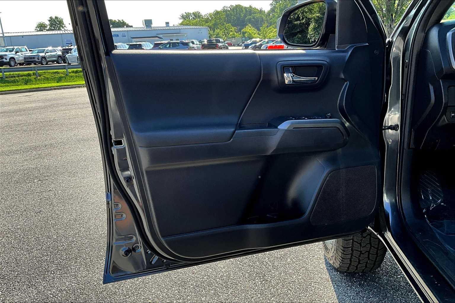 2023 Toyota Tacoma TRD Double Cab V6 photo 19